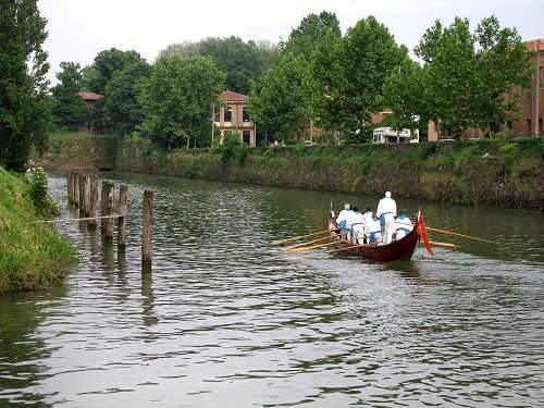 voga alla Veneta sul Piovego a Padova