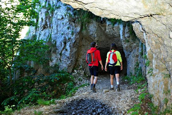 Strada delle 52 gallerie al monte Pasubio, da passo Xomo bocchetta Campiglia al rifugio gen. A.Papa