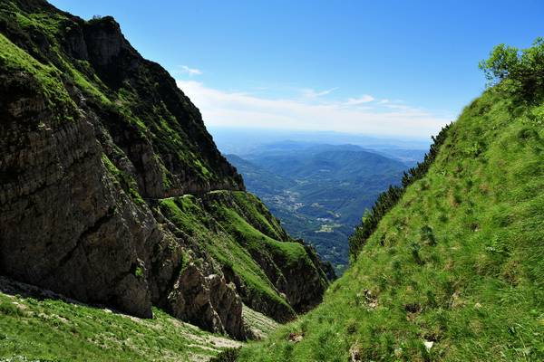 Strada delle 52 gallerie al monte Pasubio, da passo Xomo bocchetta Campiglia al rifugio gen. A.Papa