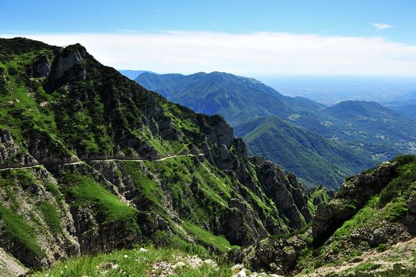 Strada delle 52 gallerie al monte Pasubio, da passo Xomo bocchetta Campiglia al rifugio gen. A.Papa