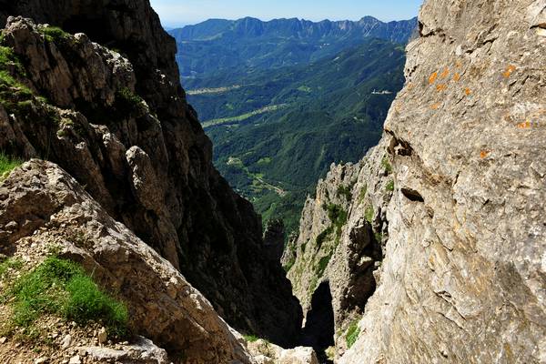 Strada delle 52 gallerie al monte Pasubio, da passo Xomo bocchetta Campiglia al rifugio gen. A.Papa