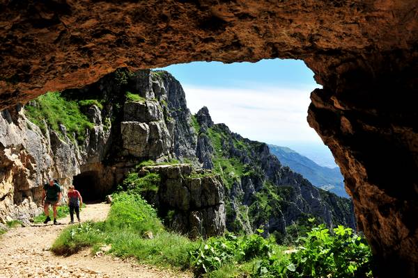 Strada delle 52 gallerie al monte Pasubio, da passo Xomo bocchetta Campiglia al rifugio gen. A.Papa
