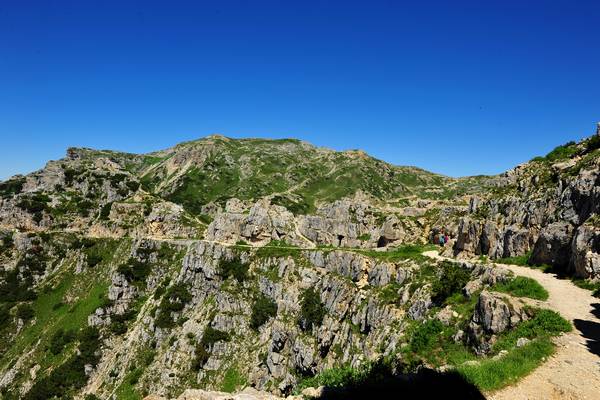 Strada delle 52 gallerie al monte Pasubio, da passo Xomo bocchetta Campiglia al rifugio gen. A.Papa