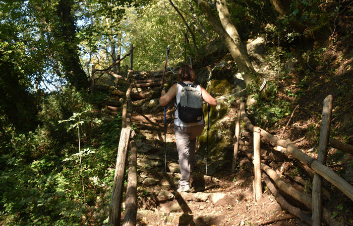 Sentiero dell'Antica Pieve al Castello di Pievebelvicino a Torrebelvicino, Val Leogra Pasubio
