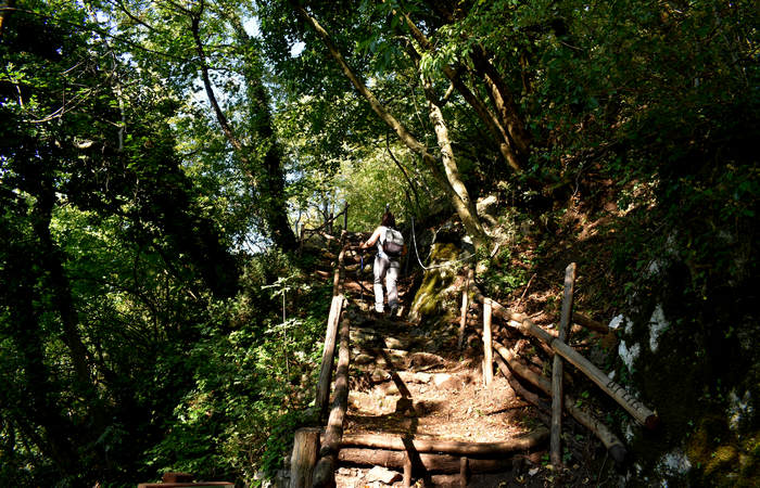 Sentiero dell'Antica Pieve al Castello di Pievebelvicino a Torrebelvicino, Val Leogra Pasubio