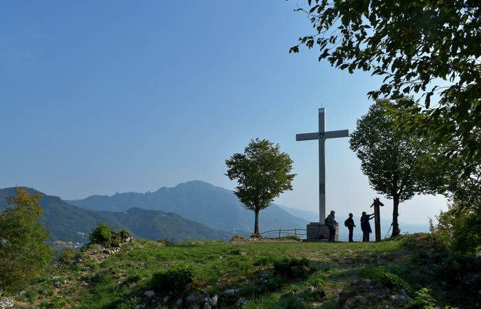 Sentiero dell'Antica Pieve al Castello di Pievebelvicino a Torrebelvicino, Val Leogra Pasubio