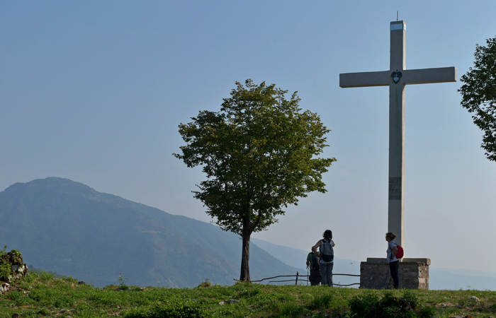 Sentiero dell'Antica Pieve al Castello di Pievebelvicino a Torrebelvicino, Val Leogra Pasubio