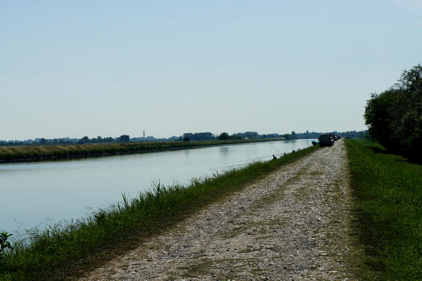 giro cicloturistico tra Adria e Porto Viro lungo gli argini del Canal Bianco e del fiume Po
