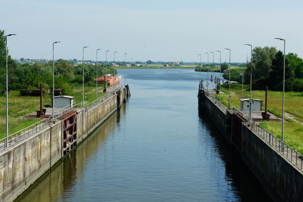 giro cicloturistico tra Adria e Porto Viro lungo gli argini del Canal Bianco e del fiume Po