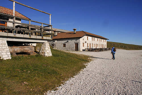 Agriturismo malga Mariech al monte Cesen