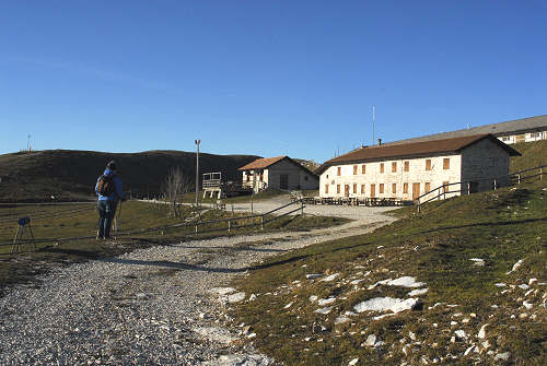 Agriturismo malga Mariech al monte Cesen