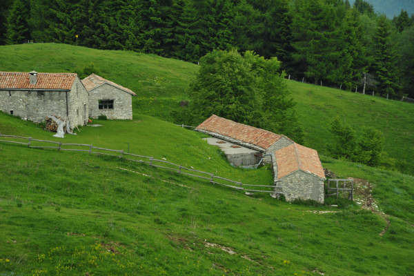 rifugio Posa Puner malga Mont monte Crep