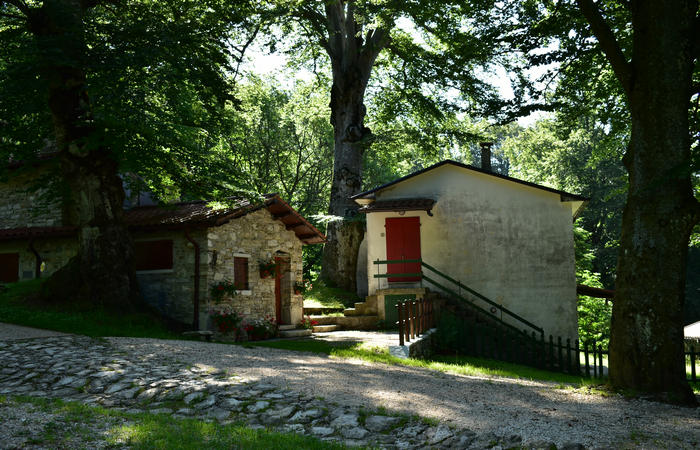 Sentiero naturalistico Acquedotto Prese del monte Cesen a Pianezze Balcon