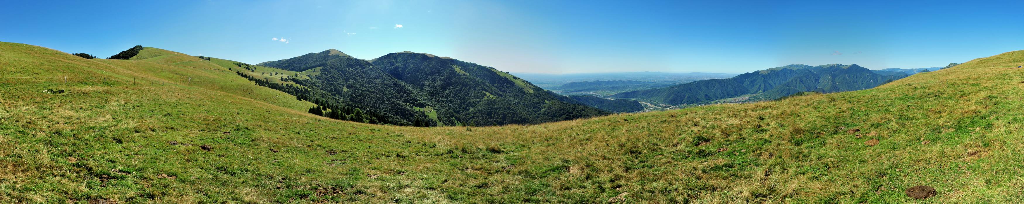 da Milies di Segusino il monte Zogo, il Cesen e il monte Grappa