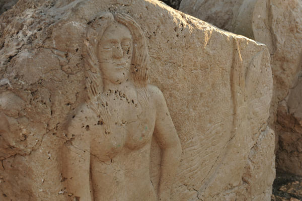 Scogliera Viva, sculture nella massicciata lungomare di Caorle