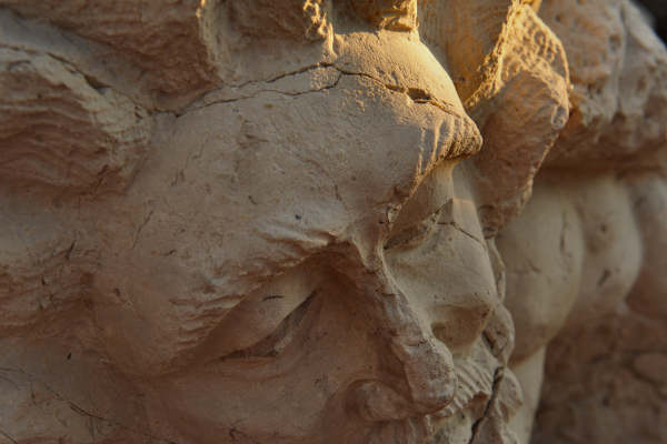 Scogliera Viva, sculture nella massicciata lungomare di Caorle