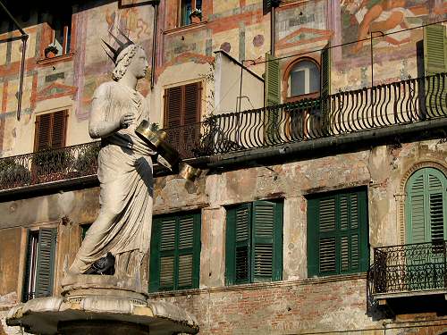 Piazza delle Erbe - Verona