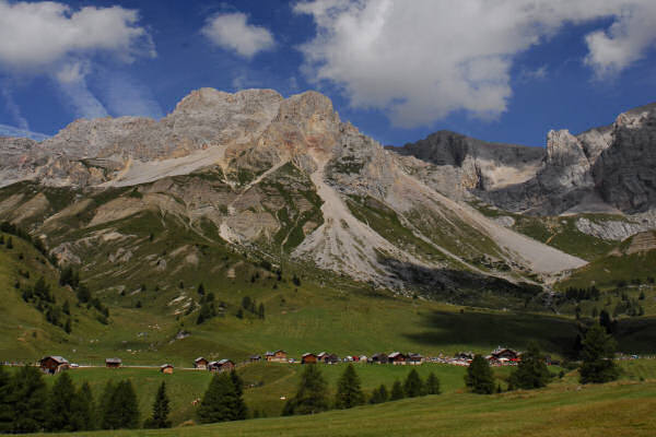 passeggiata dal passo San Pellegrino al rifugio Fociade, Dolomiti alta Valle del Biois Falcade