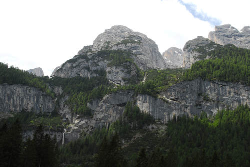 Canale d'Agordo, Gares