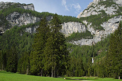 Canale d'Agordo, Gares