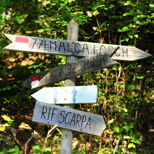 sentieri per il Rifugio Scarpa all'Agner a Frassené Agordino