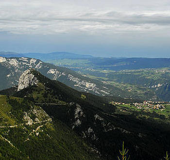 dal Campomolon verso lo Spitz e Tonezza del Cimone