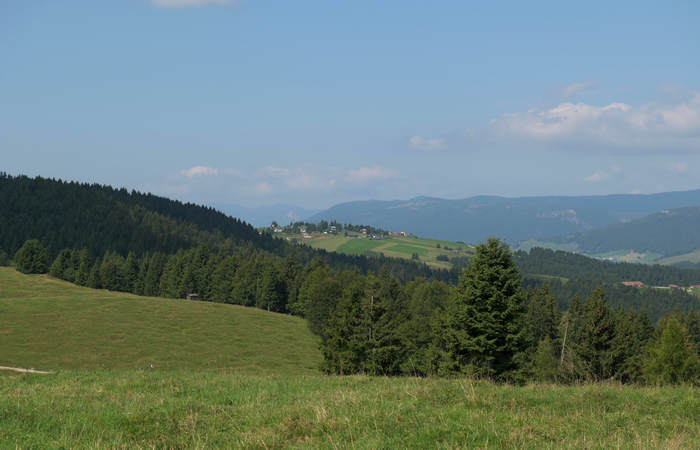 Stoccareddo di Gallio e i Tre Monti, Col del Rosso, Sasso di Asiago