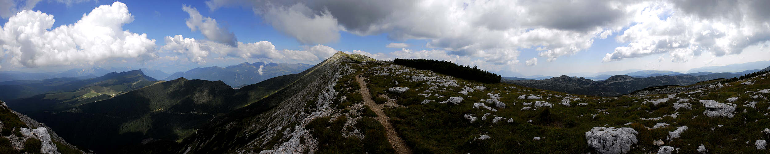 altopiano Larici e salita a cima Portule - fotografia panoramica