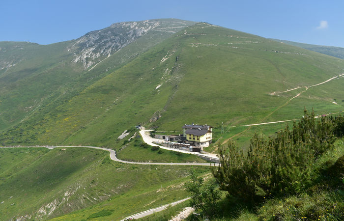 Monte Baldo, escursione Riserva Naturale Corna Piana malga Bes a Brentonico