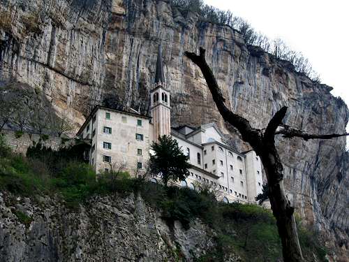 Santuario Madonna della Corona Brentino Belluno Val d'Adige Spiazzi di Ferrara di Monte Baldo