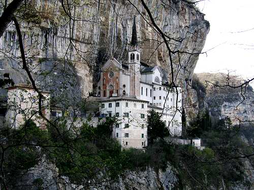 Santuario Madonna della Corona Brentino Belluno Val d'Adige Spiazzi di Ferrara di Monte Baldo