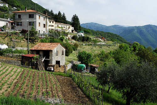 Caluga di Valrovina, Monte Caina a Rubbio