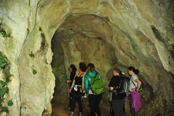 passeggiata nei Colli Berici - Castegnero, Nanto, Covoli di Trene, Sermondi, Covolo Murato di Castegnero