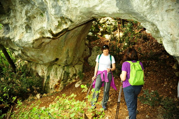 passeggiata nei Colli Berici - Castegnero, Nanto, Covoli di Trene, Sermondi, Covolo Murato di Castegnero