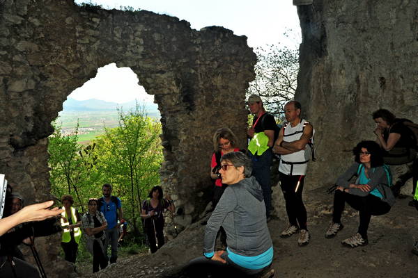 passeggiata nei Colli Berici - Castegnero, Nanto, Covoli di Trene, Sermondi, Covolo Murato di Castegnero
