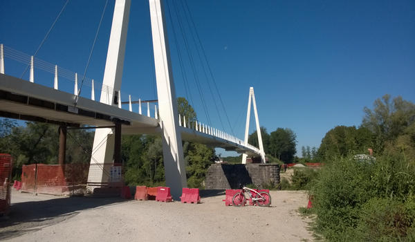 ponte ciclo-pedonale sul fiume Brenta lungo la Treviso-Ostiglia tra Pieve di Curtarolo e Campo San Martino (Padova)