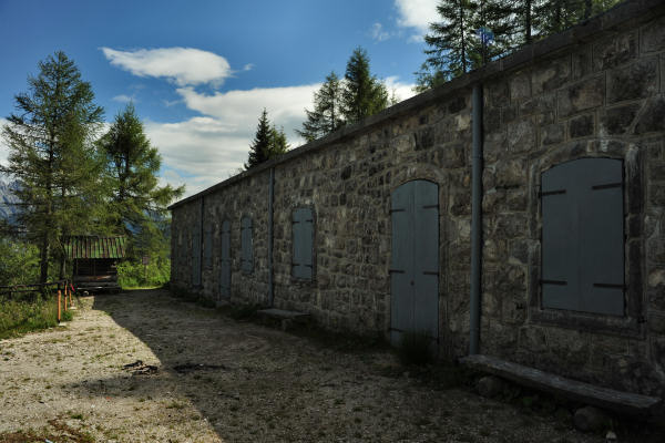 Lorenzago di Cadore, passeggiata dal passo Mauria alla ex Caserma Monte Miaron