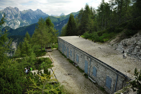 Lorenzago di Cadore, passeggiata dal passo Mauria alla ex Caserma Monte Miaron