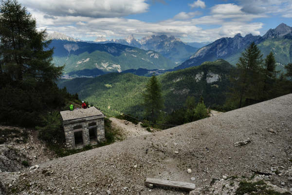Lorenzago di Cadore, passeggiata dal passo Mauria alla ex Caserma Monte Miaron