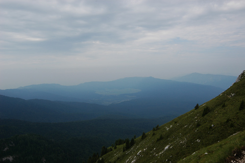 sentiero dal rif. Semenza verso il Cansiglio