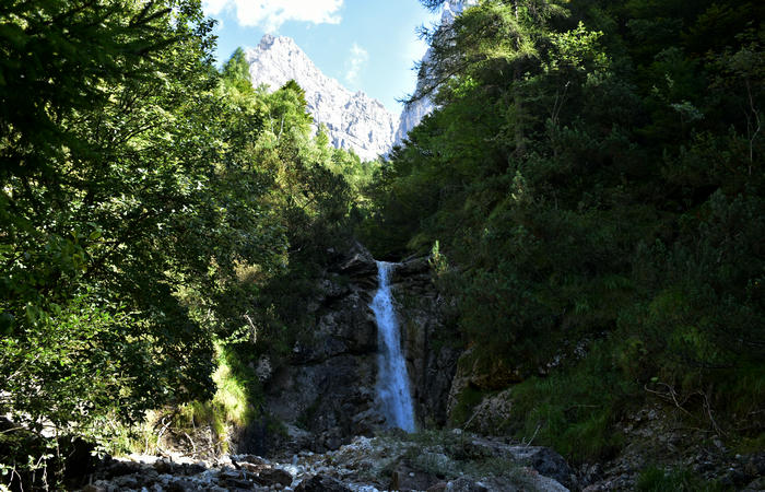 Val di Zoldo - sentiero salita al rifugio Casera Bosconero dal lago di Pontesei