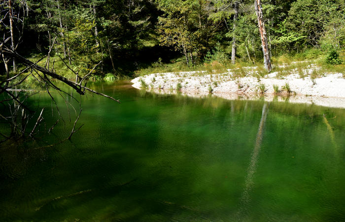 Val di Zoldo - sentiero salita al rifugio Casera Bosconero dal lago di Pontesei