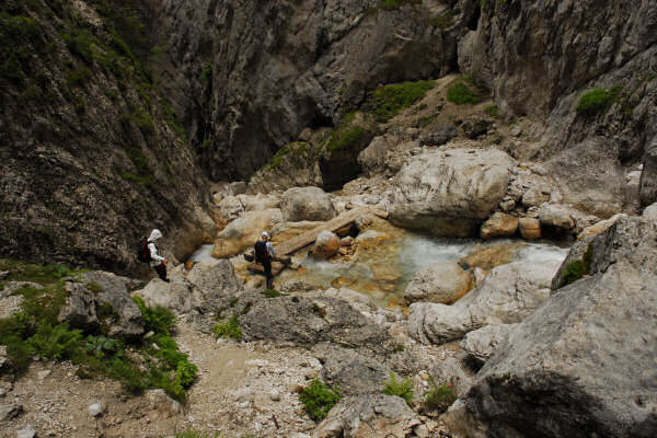 Dolomiti Antelao Val d'Oten Praciadelan Capanna Alpini Cascata Pile