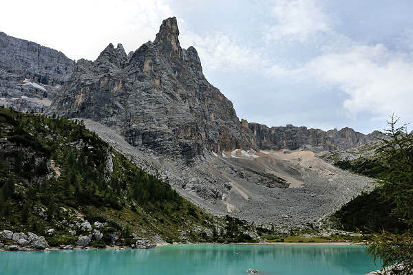 Dolomiti, sentiero passo Tre Croci rifugio Vandelli lago di Sorapiss