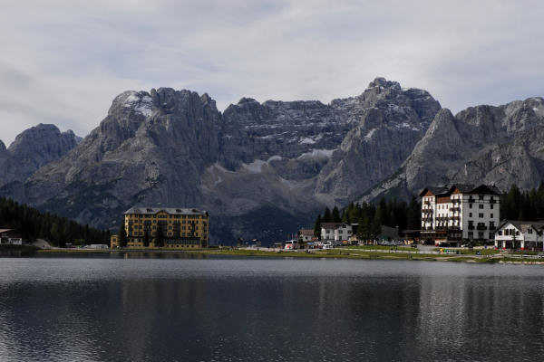 Auronzo di Cadore, lago di Misurina alle Tre Cime di Lavaredo e il Sorapiss
