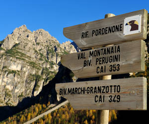 Val Cimoliana rifugio Pordenone Campanile di Val Montanaia