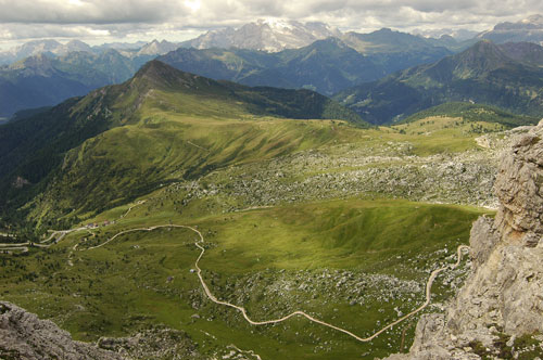 dal Nuvolau sulla strada del passo Giau