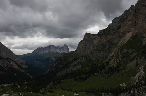 Marmolada - il Sasso Lungo dal passo Ombretola