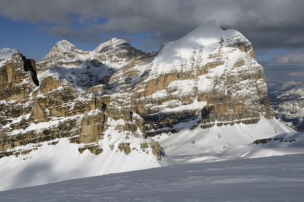 tramonto, notte e alba invernali dal Lagazuoi Piccolo verso le Dolomiti Ampezzane
