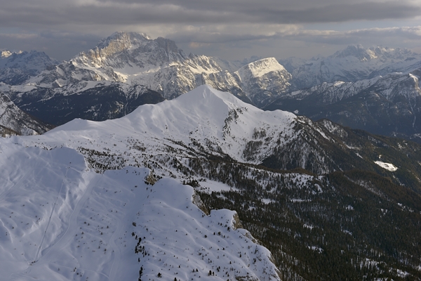 tramonto, notte e alba invernali dal Lagazuoi Piccolo verso le Dolomiti Ampezzane